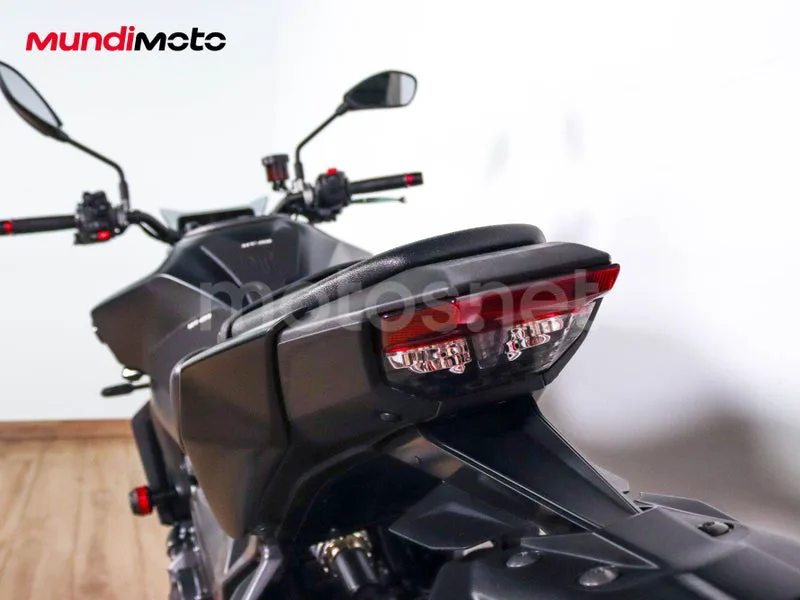 Yamaha MT-09 - Vista 9