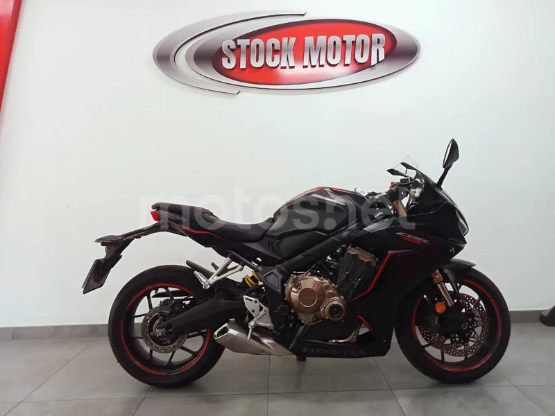 Honda CBR650R - Vista 7