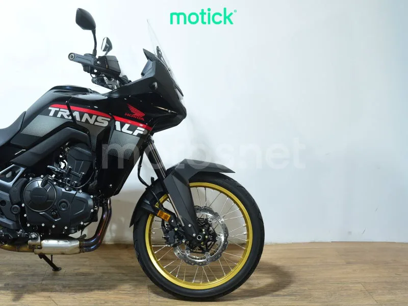 Honda XL750 Transalp - Vista 4