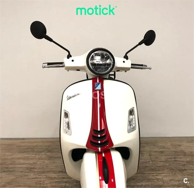 Vespa GTS 300 - Vista 9