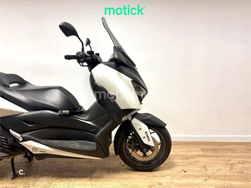 Yamaha XMAX 125 - Vista 4