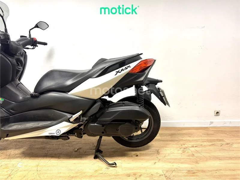 Yamaha XMAX 125 - Vista 9