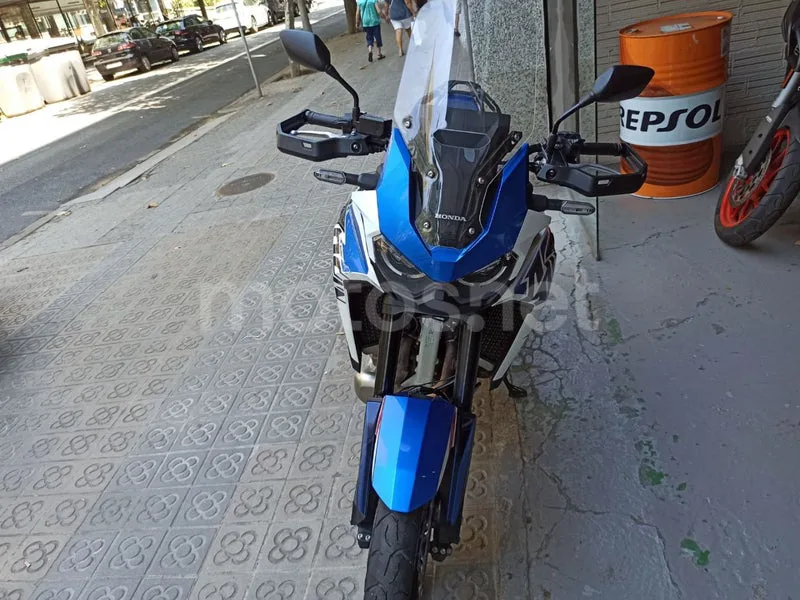 Honda CRF1100L Africa Twin - Vista 4