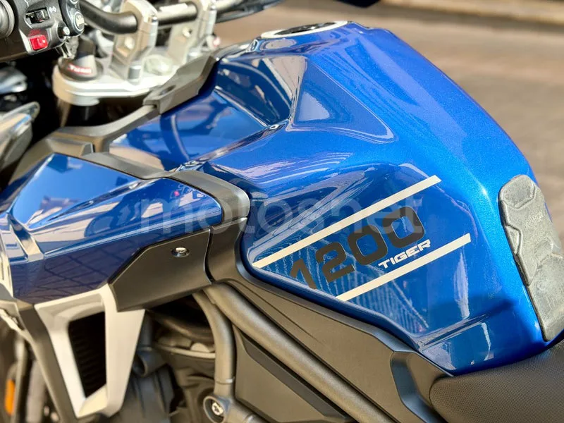 Triumph Tiger Explorer - Vista 22