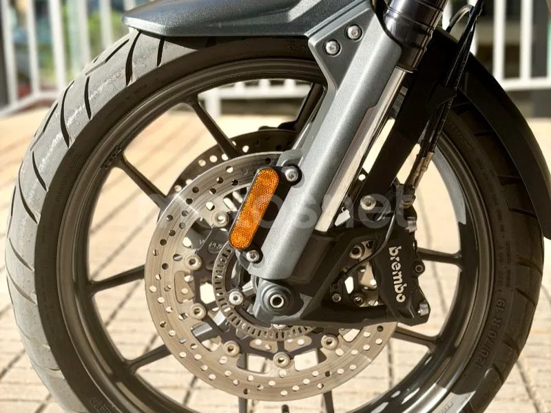 Triumph Tiger Explorer - Vista 30