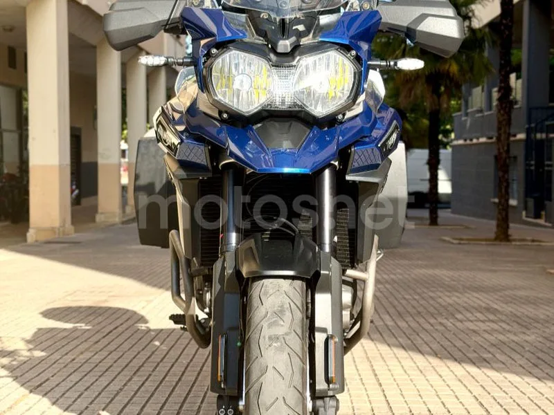 Triumph Tiger Explorer - Vista 46