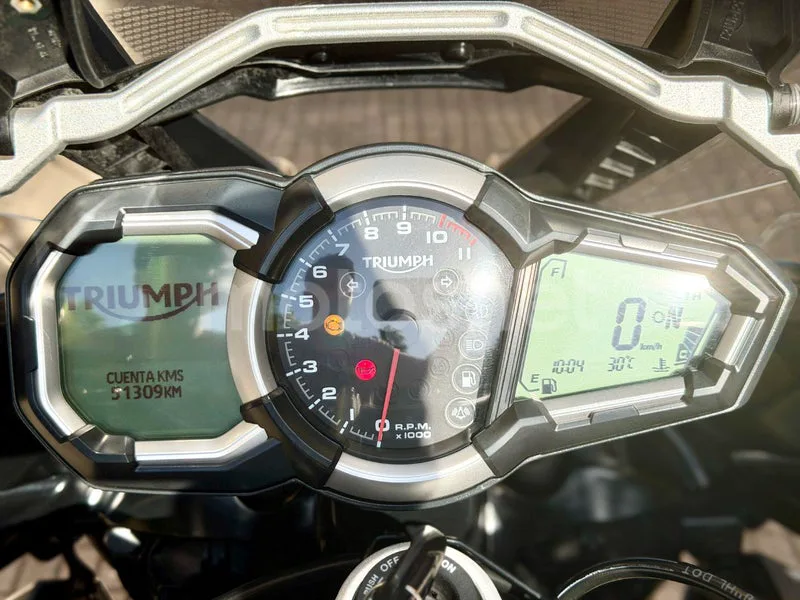 Triumph Tiger Explorer - Vista 7
