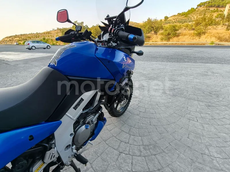 Suzuki V-Strom 650 - Vista 11