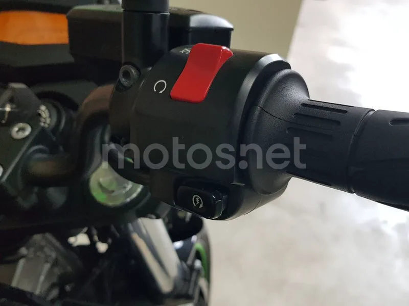 Kawasaki ER-6n - Vista 17