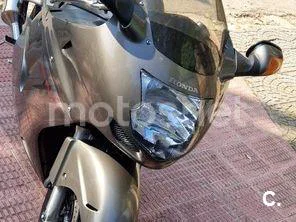Honda CBR1100XX Super Blackbird - Vista 3