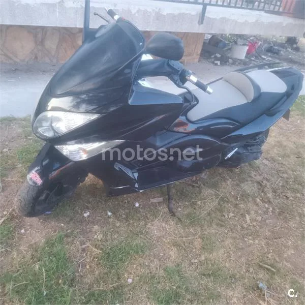 Yamaha TMAX 500 - Vista 4