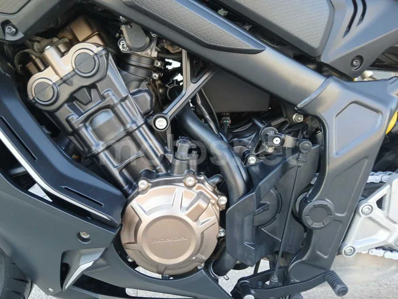 Honda CBR650R - Vista 15
