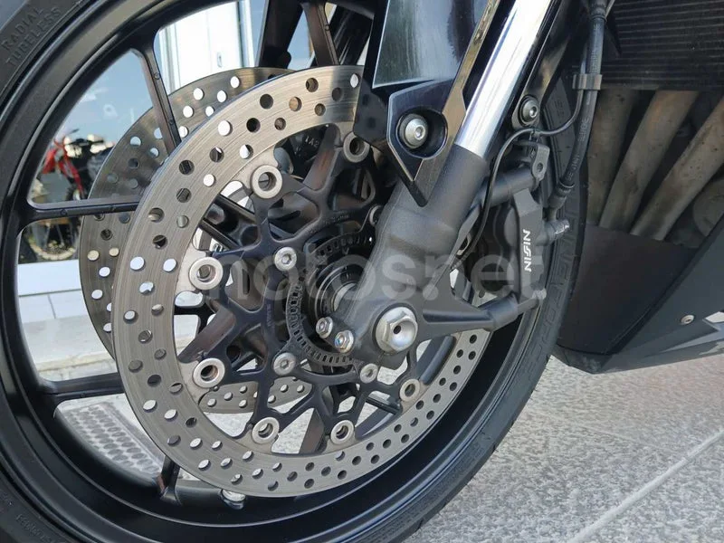Honda CBR650R - Vista 16