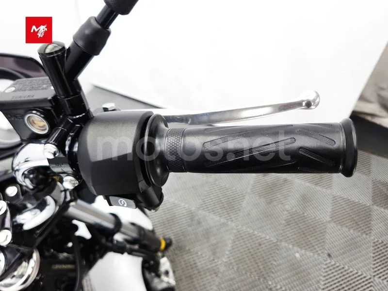 Yamaha YBR125 - Vista 11