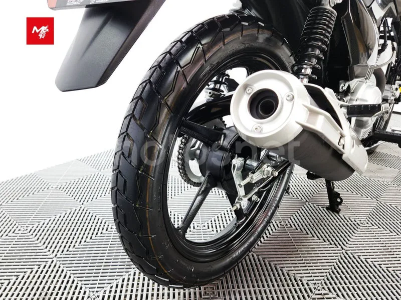 Yamaha YBR125 - Vista 13