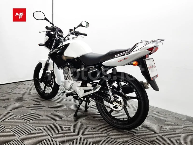 Yamaha YBR125 - Vista 16