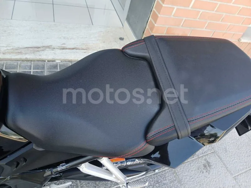 Honda CBR650R - Vista 16