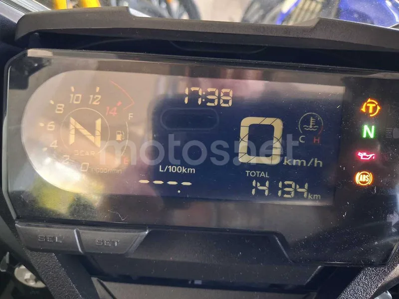 Honda CBR650R - Vista 19