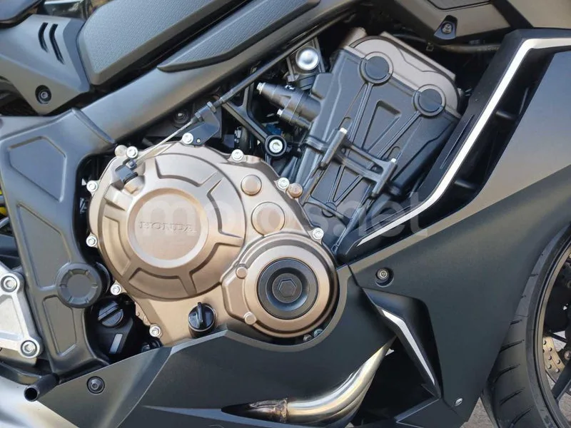 Honda CBR650R - Vista 9