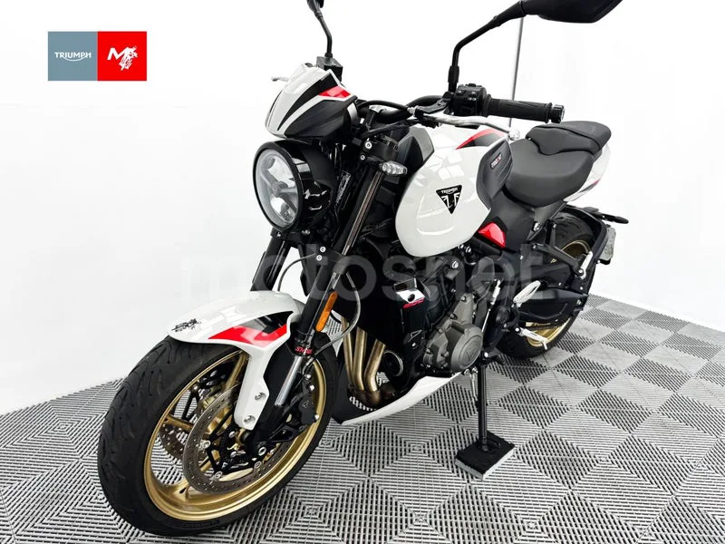 Triumph Trident 800 - Vista 16