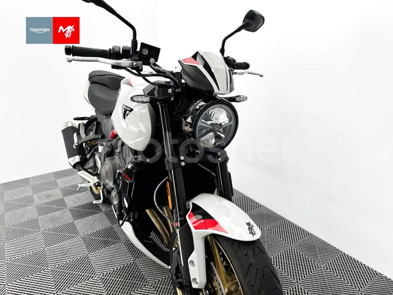 Triumph Trident 800 - Vista 3