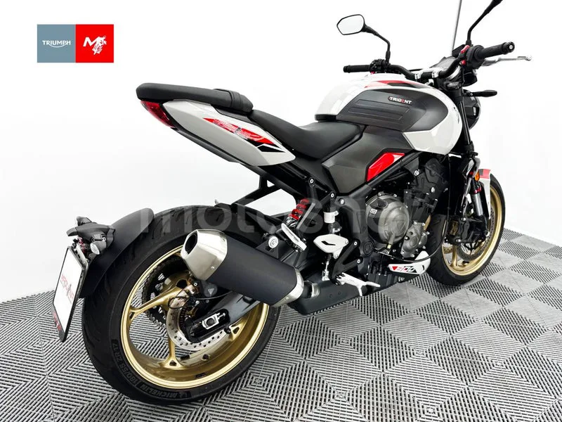 Triumph Trident 800 - Vista 4