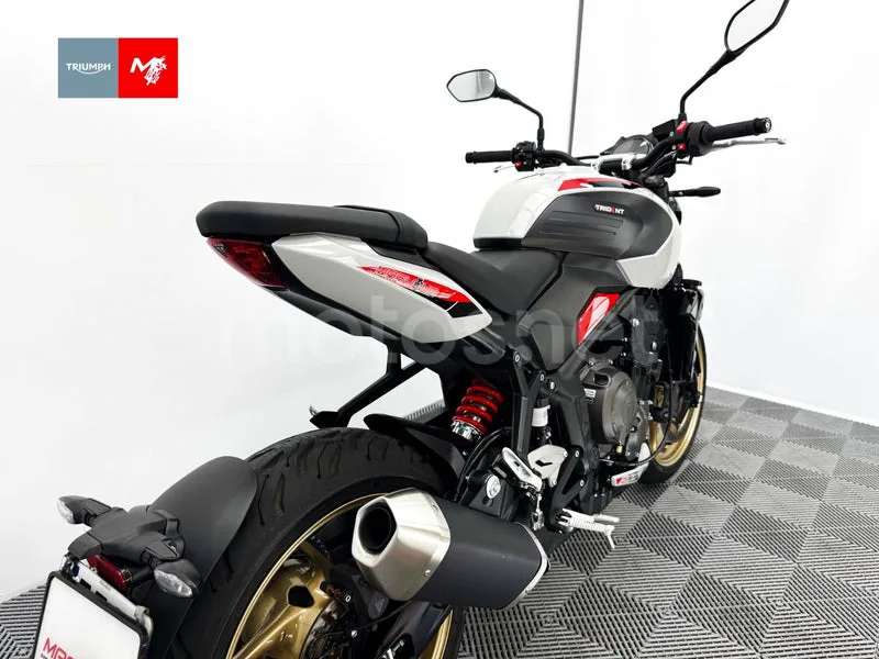 Triumph Trident 800 - Vista 5