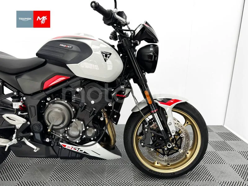 Triumph Trident 800 - Vista 6