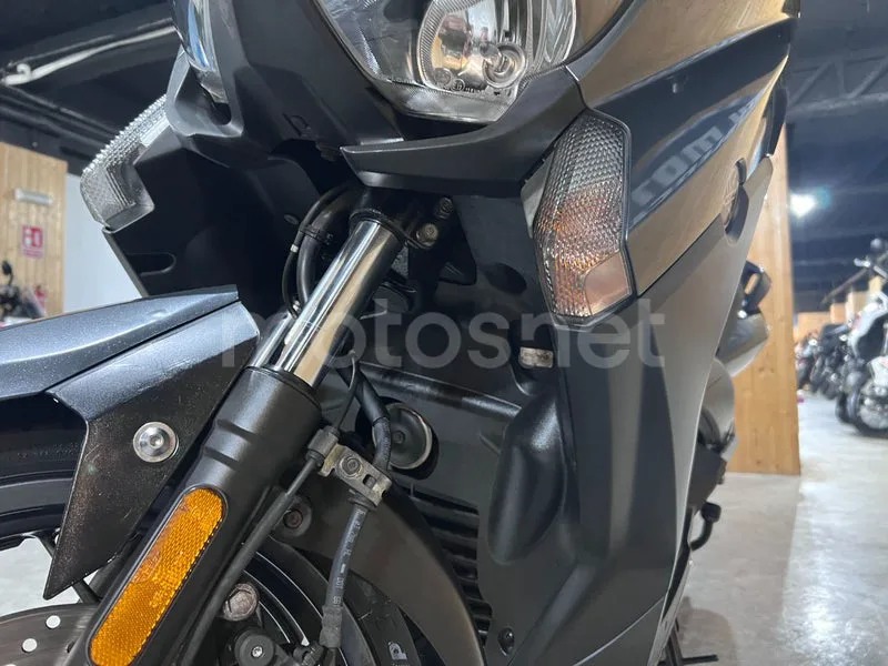 Yamaha XMAX 125 - Vista 15