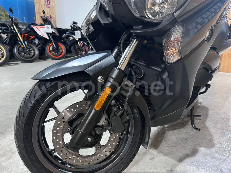Yamaha XMAX 125 - Vista 16