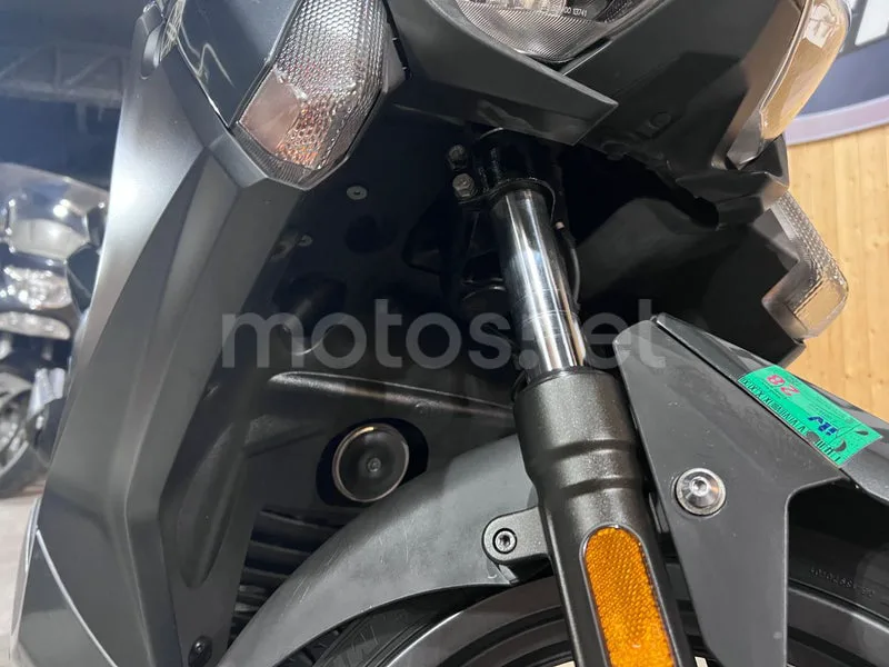 Yamaha XMAX 125 - Vista 17