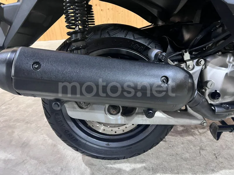 Yamaha XMAX 125 - Vista 22