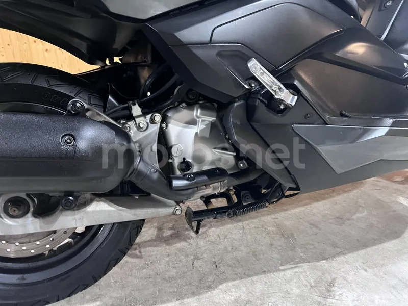 Yamaha XMAX 125 - Vista 24