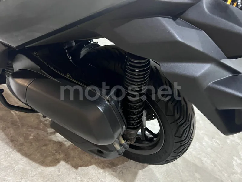 Yamaha XMAX 125 - Vista 27