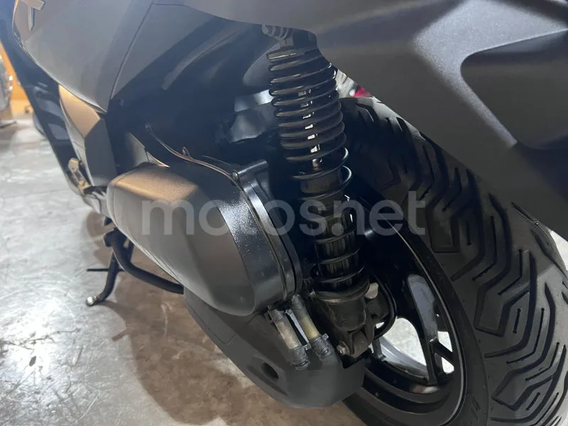 Yamaha XMAX 125 - Vista 28