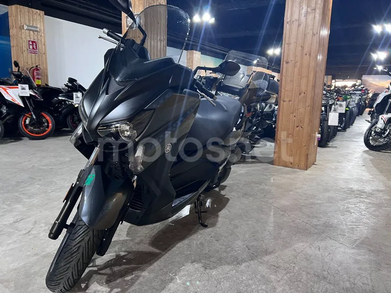 Yamaha XMAX 125 - Vista 4