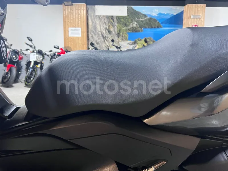 Yamaha XMAX 125 - Vista 31