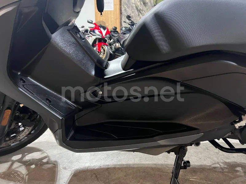 Yamaha XMAX 125 - Vista 32