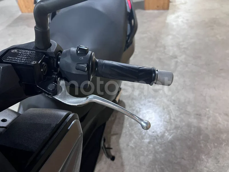Yamaha XMAX 125 - Vista 40