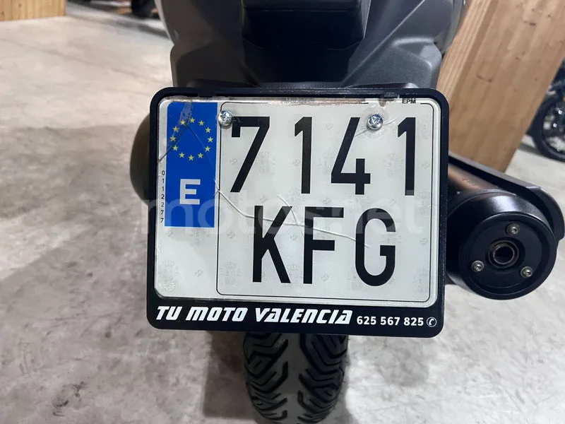 Yamaha XMAX 125 - Vista 6