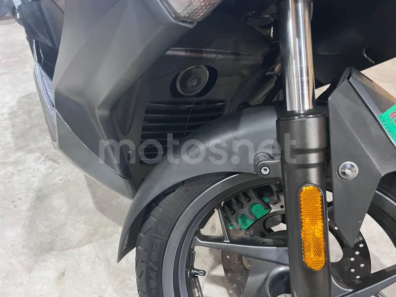 Yamaha XMAX 125 - Vista 9