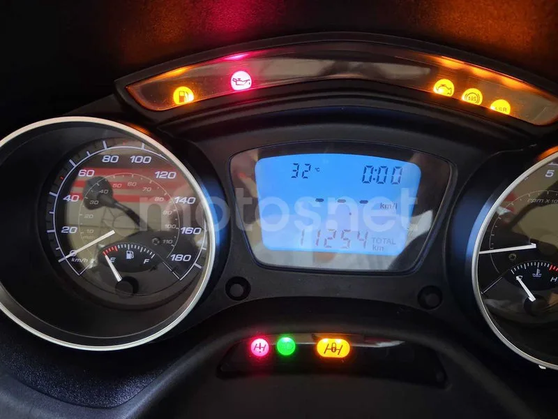 Piaggio MP3 - Vista 13