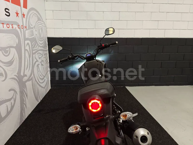 Yamaha XSR125 - Vista 11