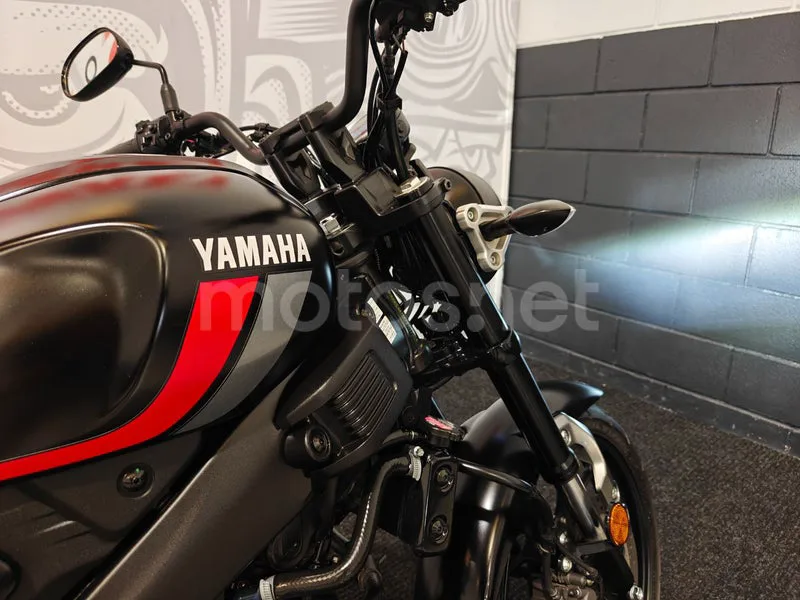 Yamaha XSR125 - Vista 12