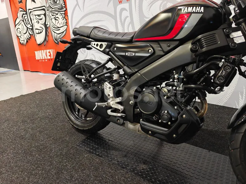 Yamaha XSR125 - Vista 14