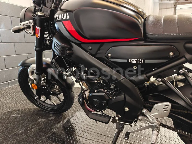 Yamaha XSR125 - Vista 16