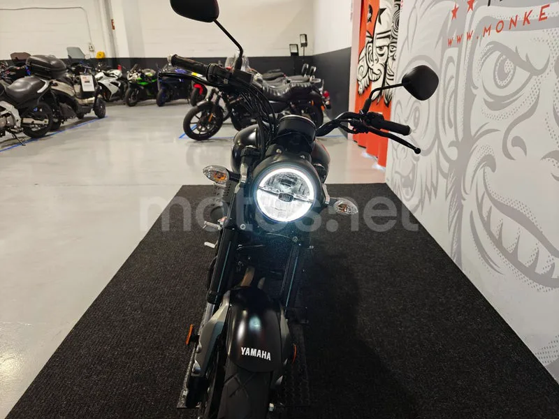 Yamaha XSR125 - Vista 4