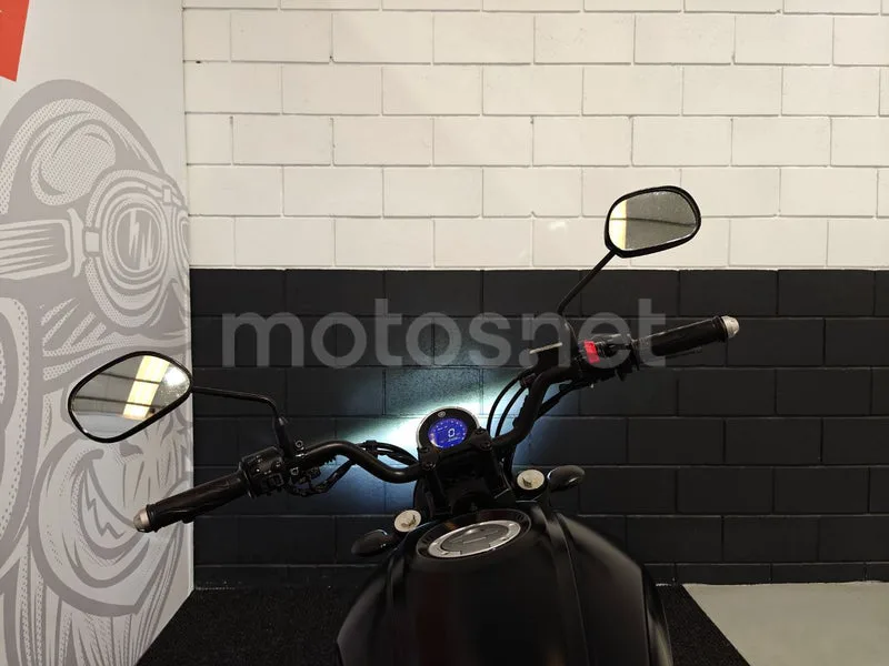 Yamaha XSR125 - Vista 7
