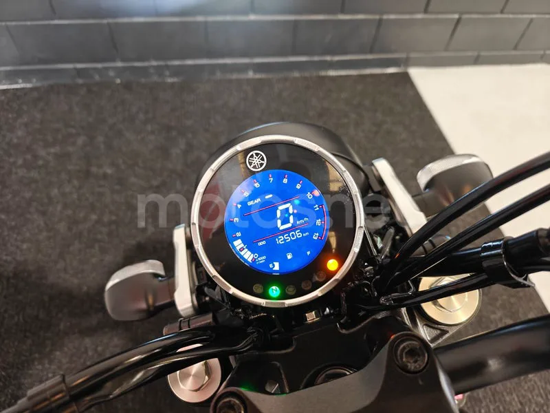 Yamaha XSR125 - Vista 8