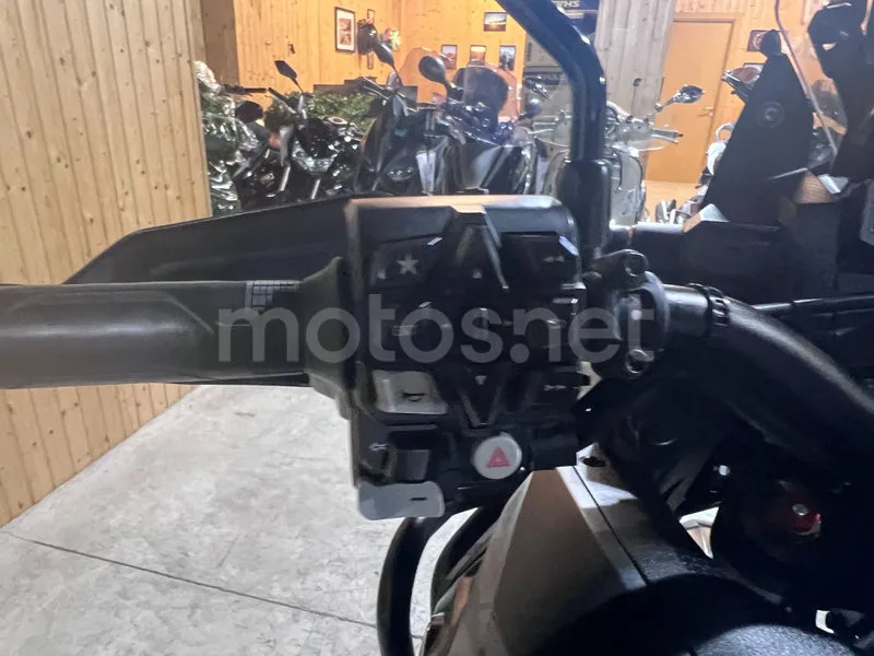 Honda CRF1100L Africa Twin - Vista 38